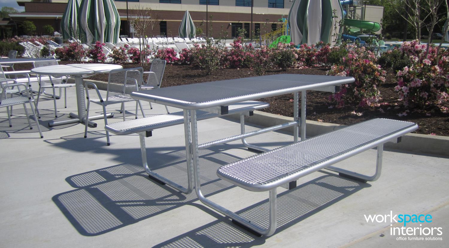 Kingsport Aquatic Center outdoor photo of patio furniture