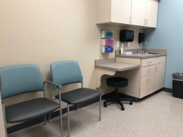 Watauga Orthopaedics exam room guest seating
