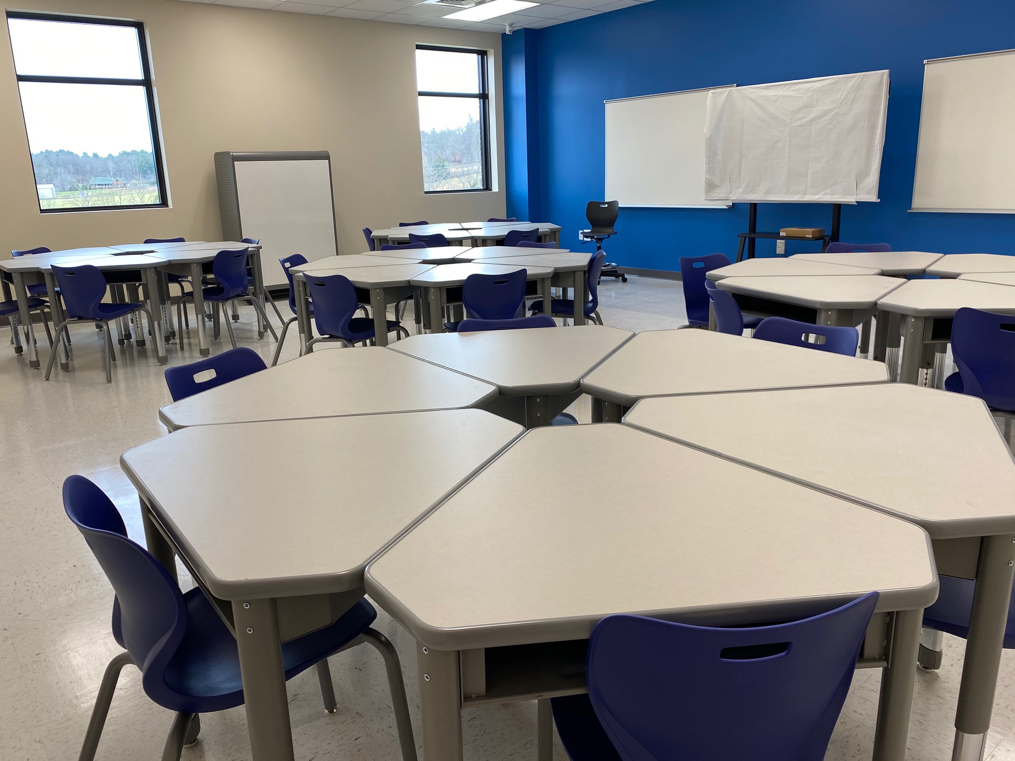Sullivan East Middle School WorkSpace Interiors