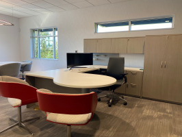 Tevet private executive suite with Gesture task chair by Steelcase and Payback desk system by Steelcase